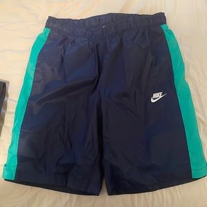 Mens Nike retro shorts: size: large